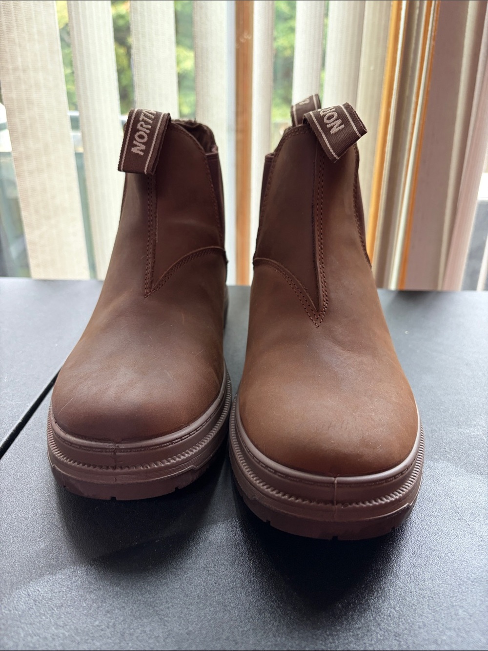 Nortiv 8 Men’s Chelsea Work Boot Size 8
